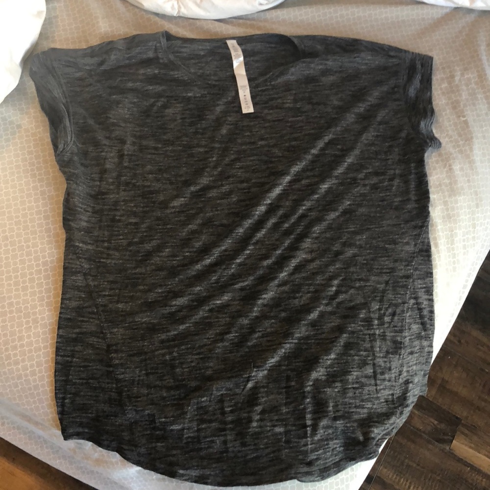 Lululemon NWOT short sleeved top SZ 12